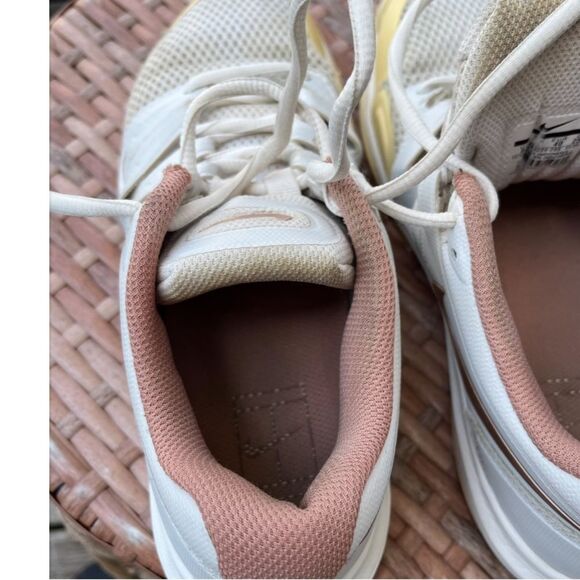 Nike Women Air Zoom Prestige Sneakers - Picture 11 of 16